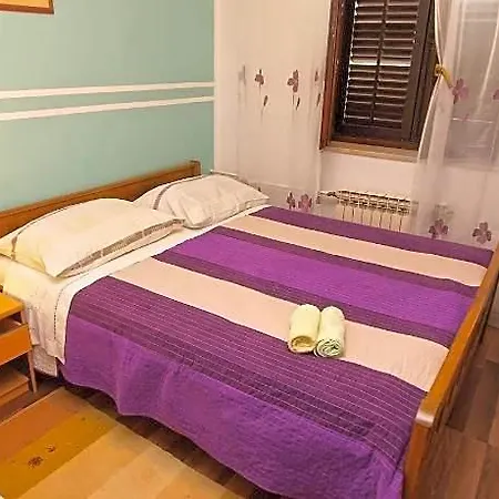 فندق 378